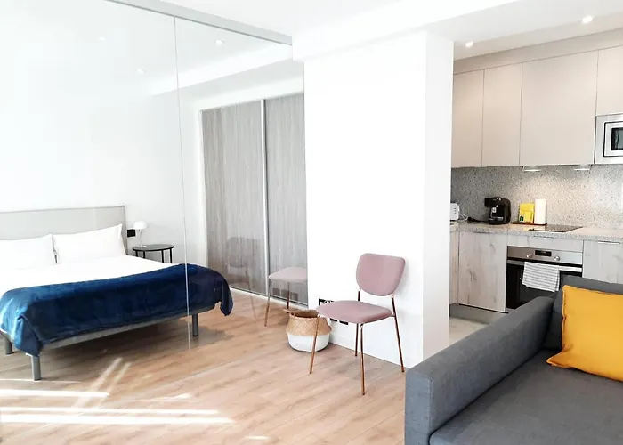 アパート Celestina By Gaiarooms *